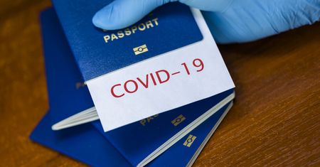 COVID-19. Europejski kraj wprowadza koronapaszporty