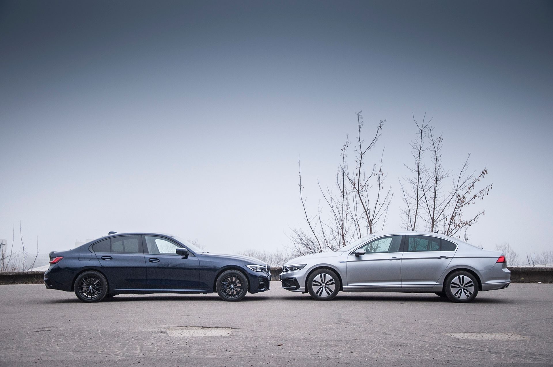 Volkswagen Passat GTE kontra BMW 330e (fot. Mateusz Żuchowski)