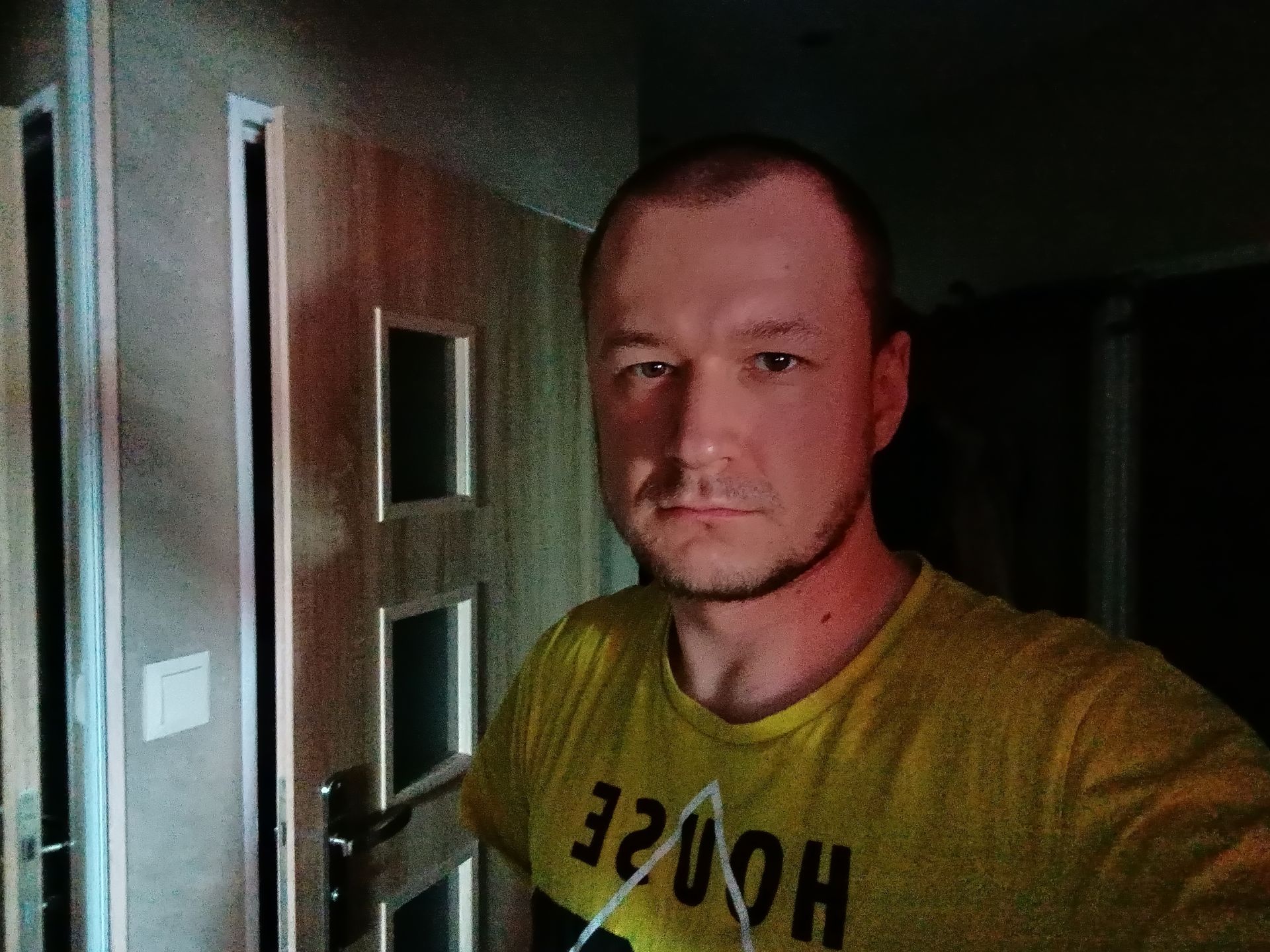 Taniej, ale i bardziej nijako. Test OPPO Reno 3 82