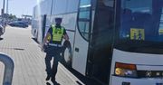 Bezpieczne wakacje: Gnieźnieńscy policjanci kontrolują autokary wiozące dzieci