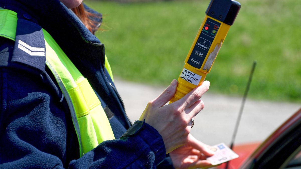 policja
Darek Delmanowicz
akcja, alkomat, droga , drog�wka, ilustracja, kontrola, BINARY<(19) bytes>, BINARY<(16) bytes>, patrol, policja, policyjna, ruch, BINARY<(6) bytes>, trasa, ulica, Wielkanoc, wielkanocne