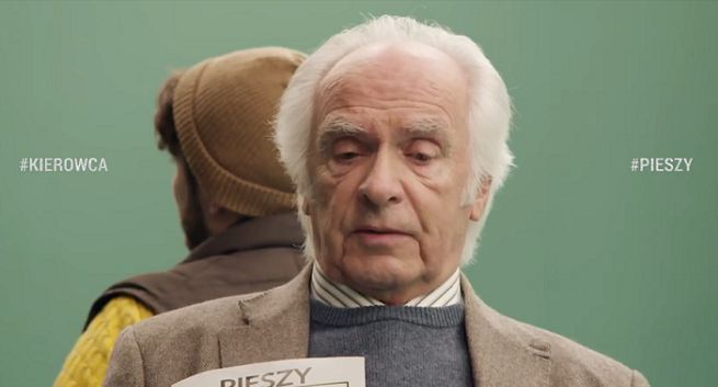 Piesi kontra kierowcy w kampanii „Bądźmy bezpieczni na drodze” (wideo)