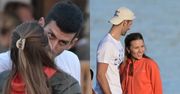 Novak Djoković "przyłapany" na wakacyjnych CZUŁOŚCIACH w Marbelli. Fajne wczasy? (ZDJĘCIA)