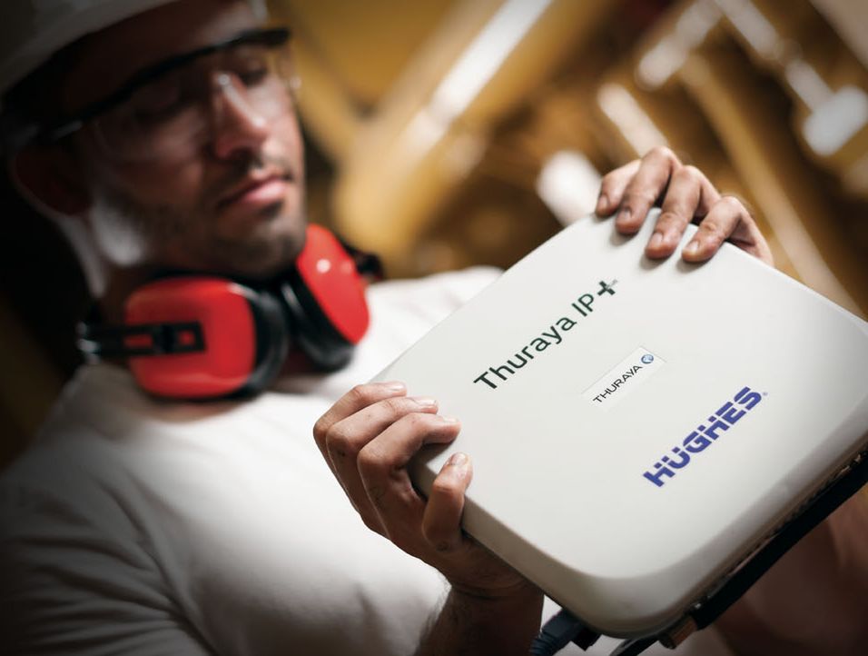 Thuraya X5-Touch - pierwszy na świecie satelitarny smartfon z Androidem. Złapiesz zasięg na Saharze i w Himalajach 4