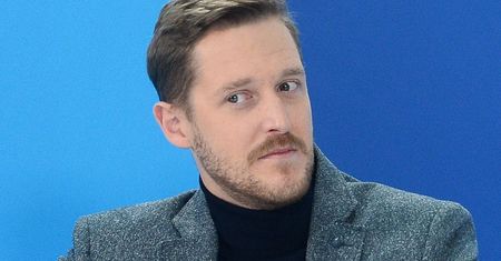 "Dzień Dobry TVN". Damian Michałowski zalicza wpadkę. Aż się zarumienił