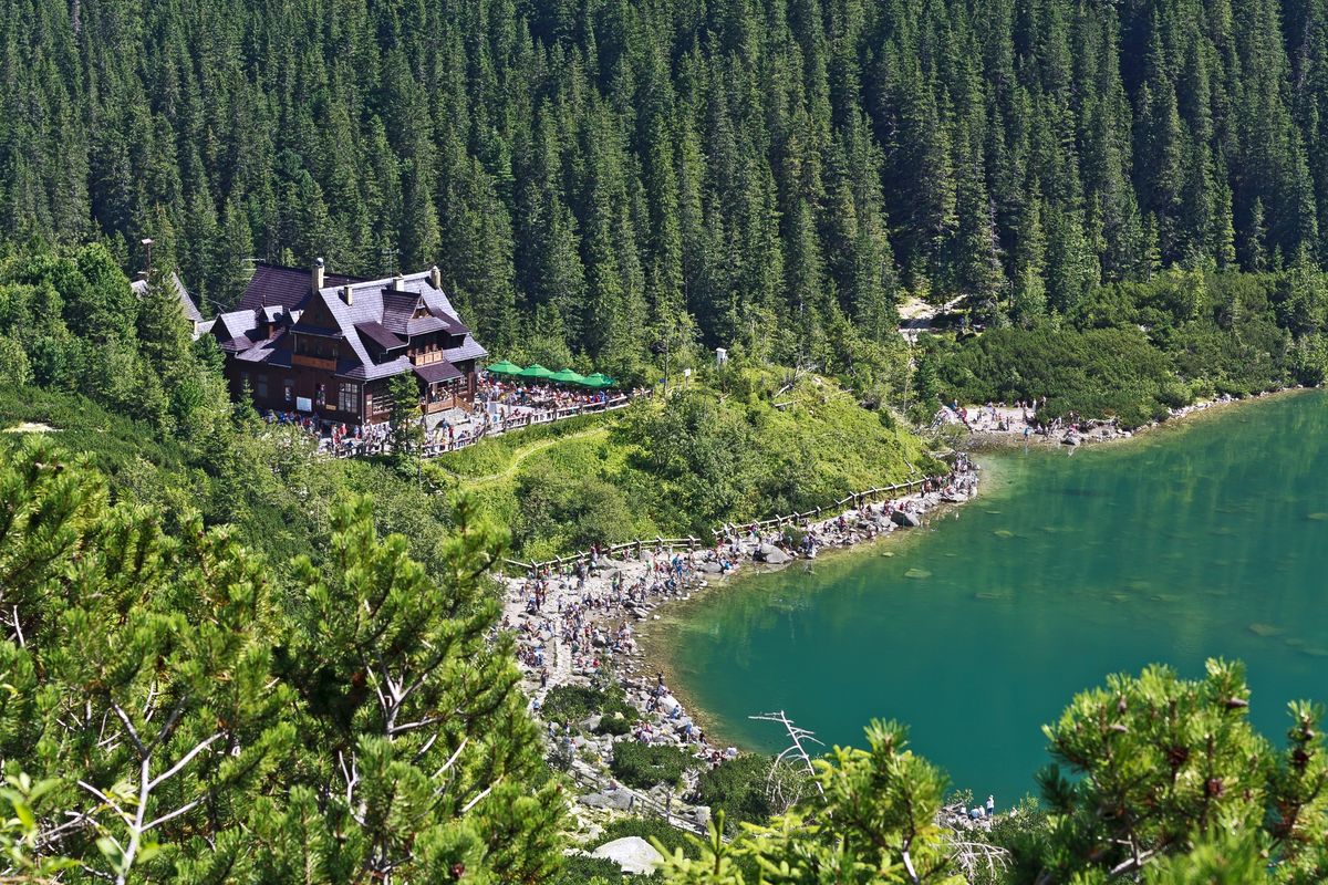 Morskie Oko to jedna z najbardziej obleganych atrakcji w Polsce