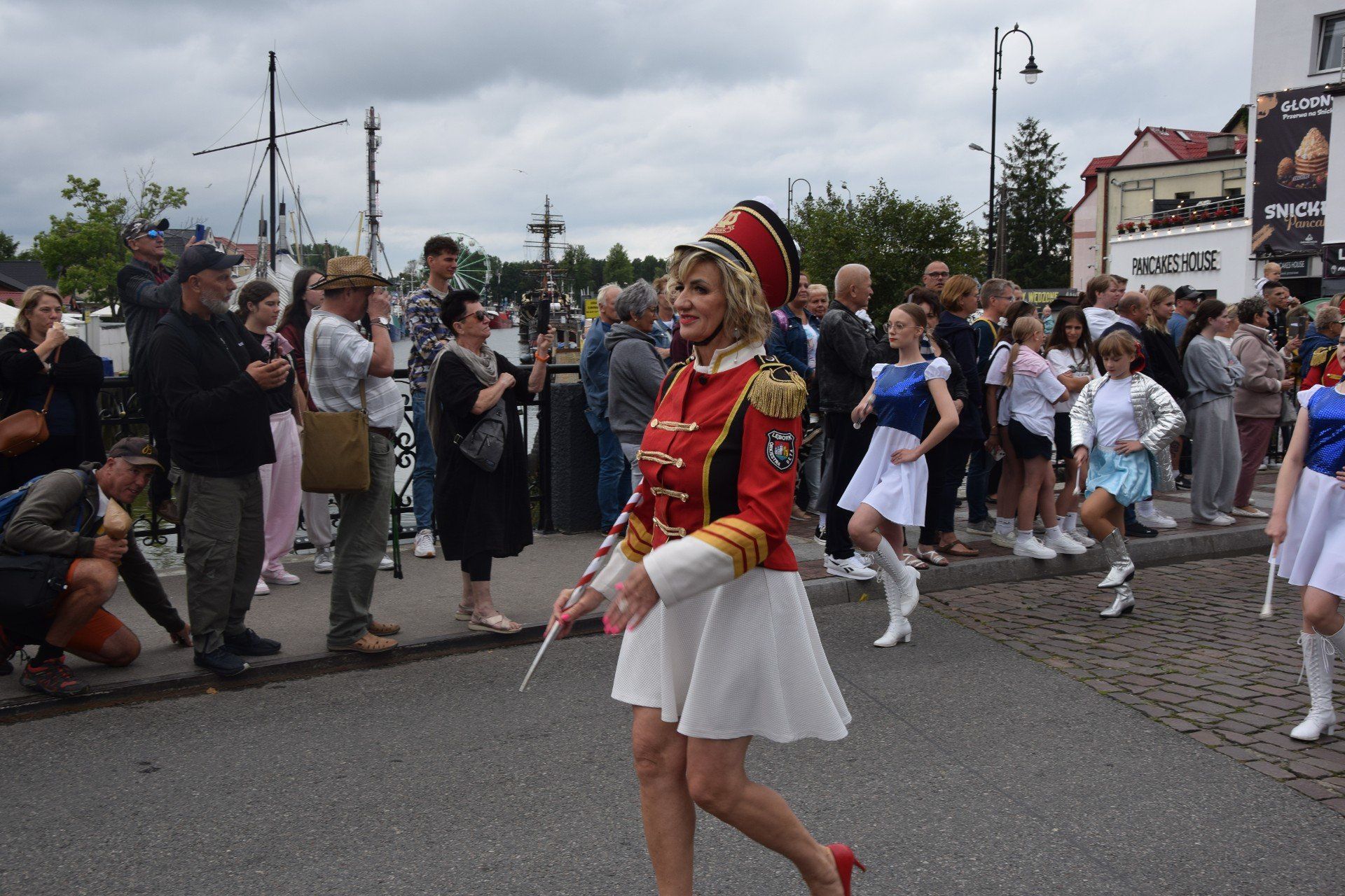 Barwna parada i festiwal w Święto Łeby