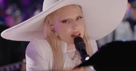 Niezwykły gest Lady Gagi na Super Bowl 2025. Oddała hołd ofiarom