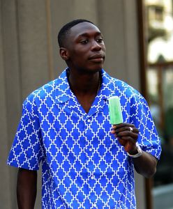 Jeszcze rok temu nie miał pracy. Stał się milionerem, nie mówiąc ani słowa