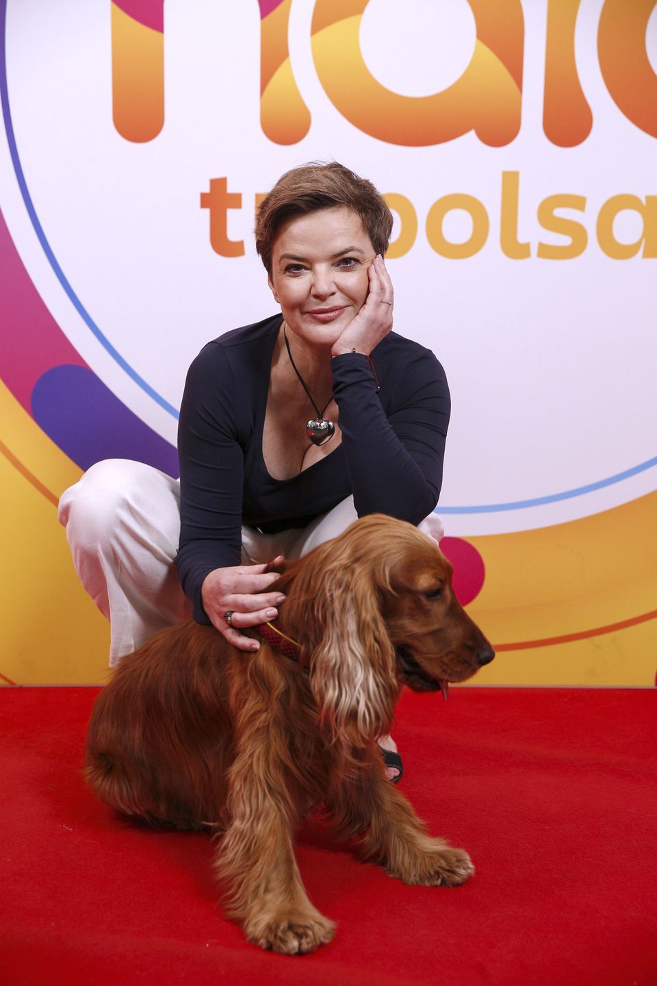 Monika Richardso z psem w Halo tu Polsat