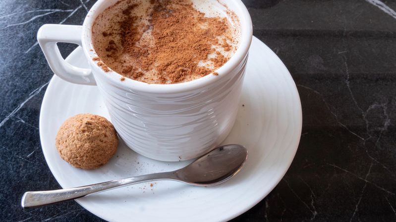 Salep to napój z mleka i sproszkowanych bulw storczyka. Jest bardzo popularny w kuchni tureckiej i bałkańskiej. 