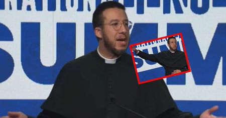 Ksiądz wykluczony z duchowieństwa. Wykonał kontrowersyjny gest