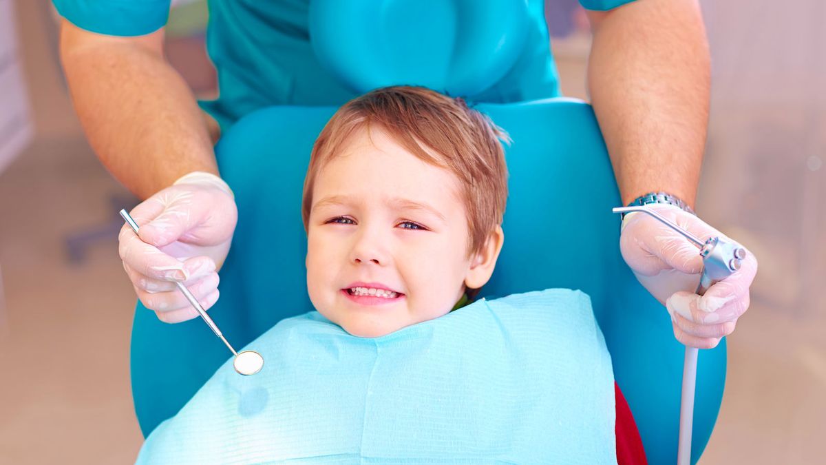 Lapisowanie zębów sprawia, że nie ma konieczności wyrywania zębów mlecznych