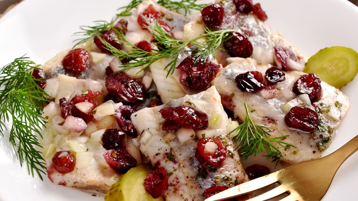 Śledzie z żurawiną