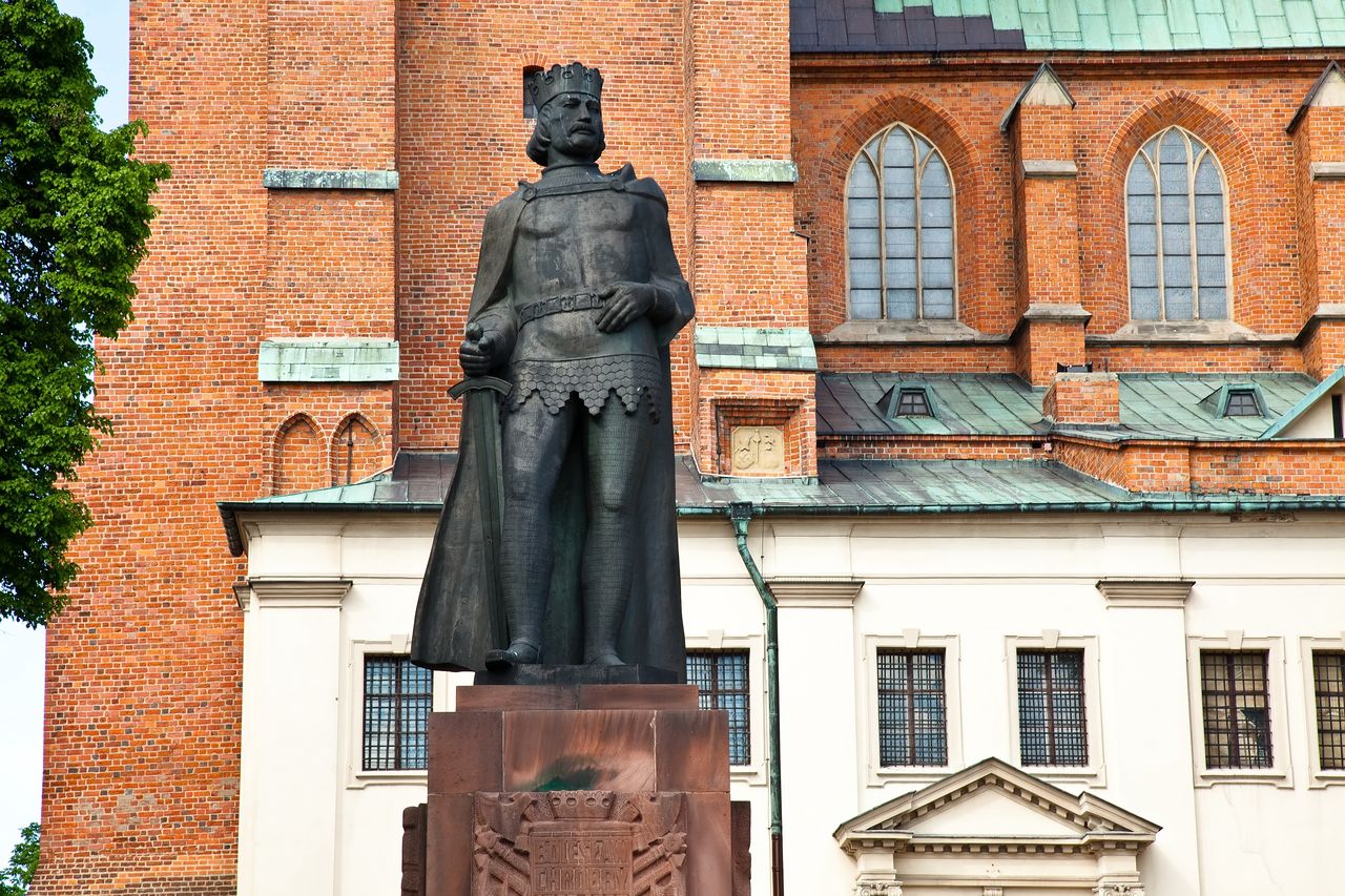 Zmiany w obchodach 1000-lecia koronacji Bolesława Chrobrego. Pokrywają się z czasem żałoby