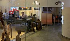 OMD z piętrowym minimalizmem, figurkami ludowymi i imprezowym „Garażem” (fotoreportaż z życia agencji)