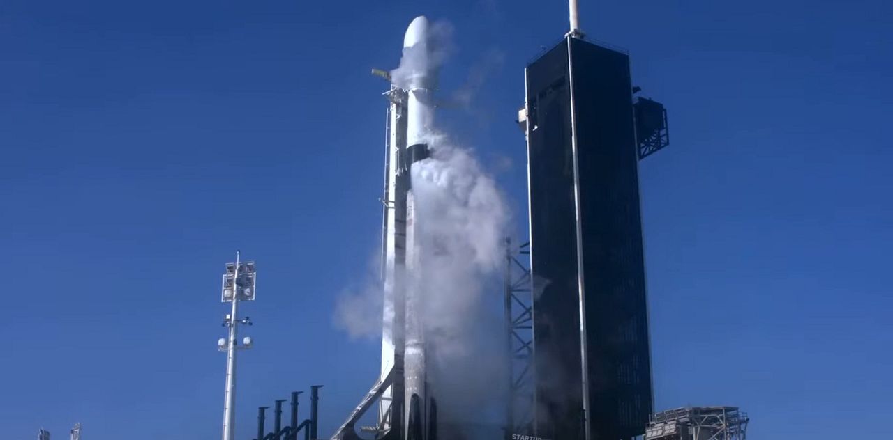 SpaceX odwołuje start rakiety Falcon 9. Elon Musk nie wyśle w piątek kolejnych satelitów w kosmos