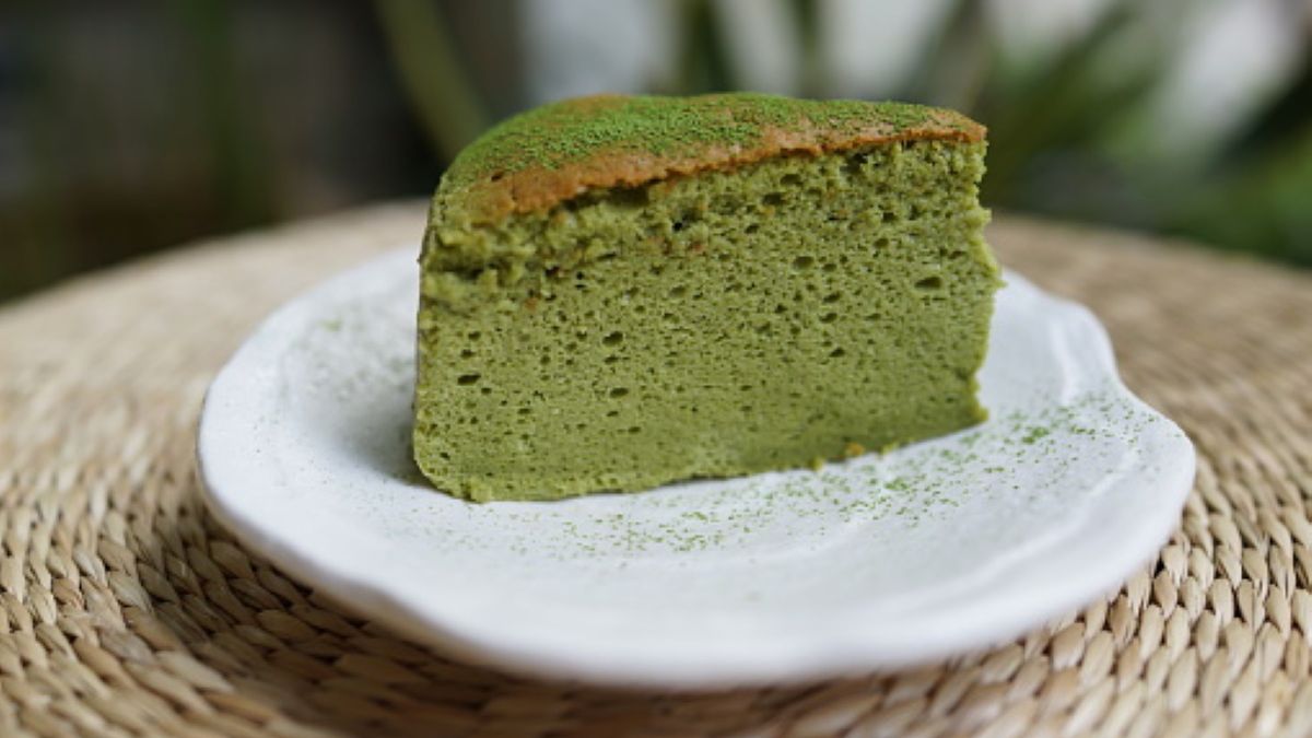 Sernik matcha jest łatwiejszy w przygotowaniu, niż można by było zakładać 