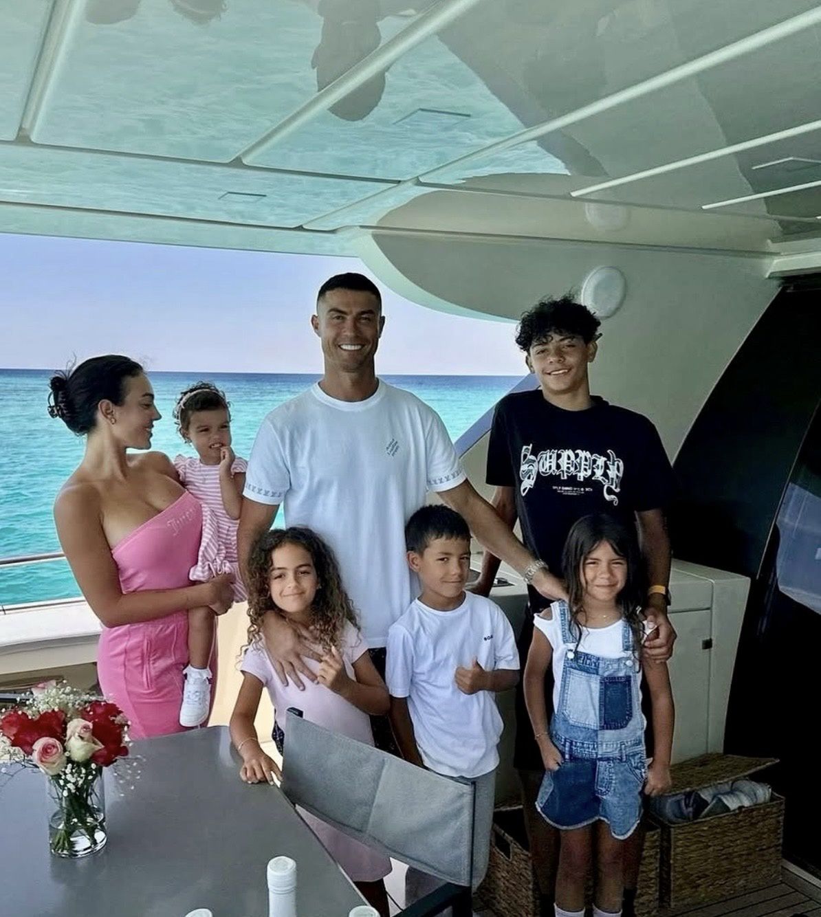 Cristiano Ronaldo z dziećmi 