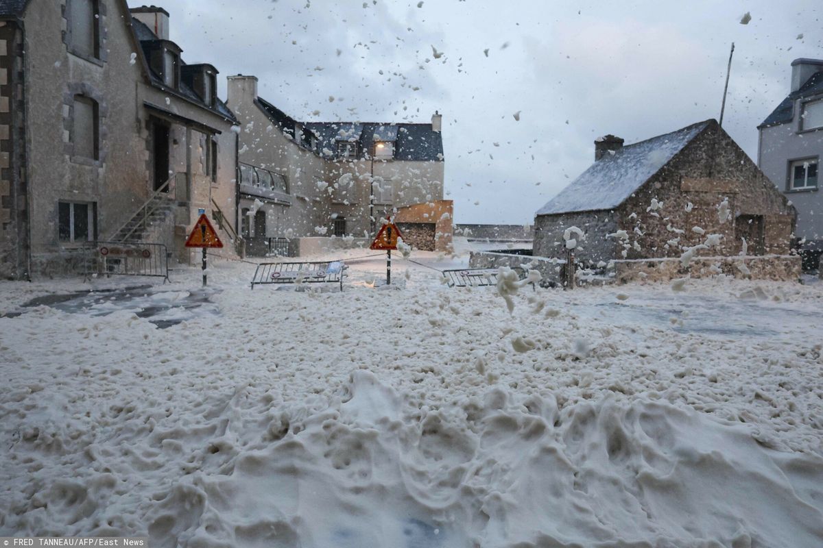 Orkan Ciaran uderza w Europę