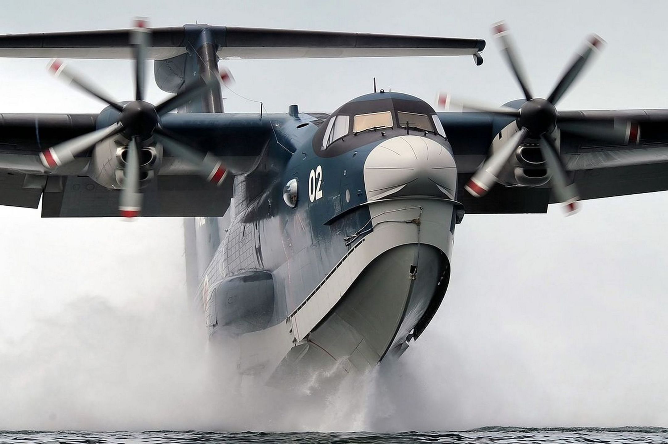 Łódź latająca ShinMaywa US-2, należąca do japońskich Morskich Sił Samoobrony