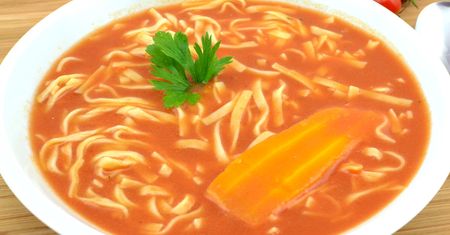Dodaj odrobinkę do pomidorówki, a nie będzie mdła. Nabierze wyrazistego smaku