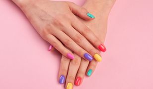 Paznokcie na lato 2021 – odkryj najmodniejszy manicure na ten sezon