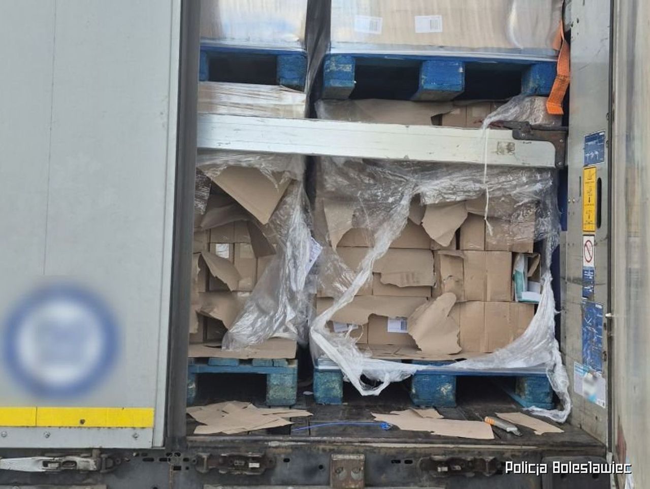 Bolesławiec: Tirowcy stawali na postój, złodzieje włamywali się do naczep