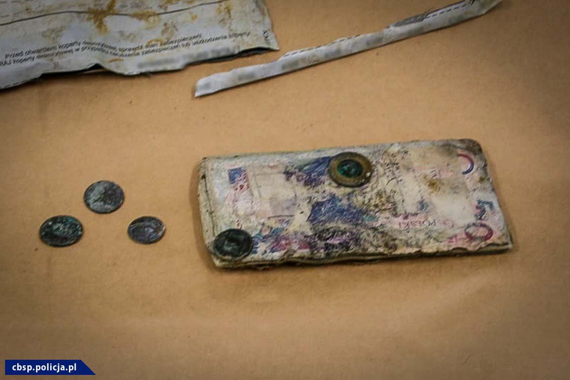 Specgrupa policji przejęła skradzione sejfy i kosztowności