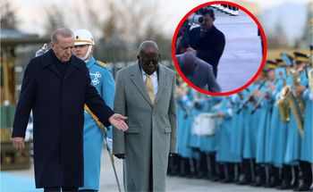 Szedł obok Erdogana. Nagle upadł. Jest nagranie