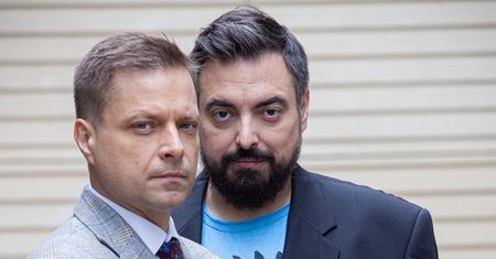 "Zabawa w chowanego" polityków z wyborcami. "Film braci Sekielskich tym razem nie zmieni wyborów" (Opinia)