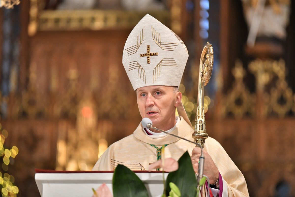 Ksiądz ekskomunikowany. Biskup ostrzega wiernych