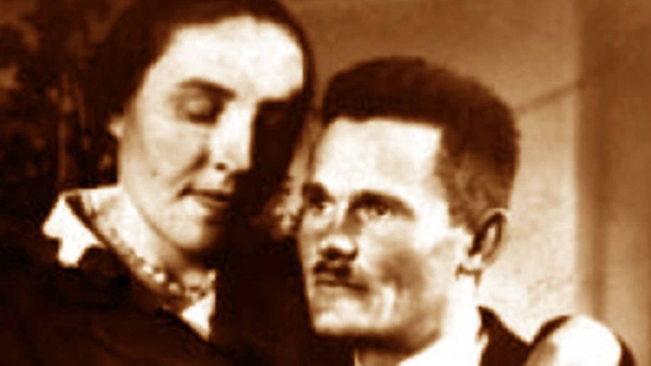 J�zef i Wiktoria Ulmowie
J�zef i Wiktoria Ulmowie z Markowej
KYG08T Polish Righteous Jozef and Wiktoria Ulma
Dostawca: PAP/Alamy
UtCon Collection / Alamy Stock Photo
ancient, Book, bygone, copy, cover, editorial, editorial, historic, history, Illustration, J�zef Ulma, news, nostalgia, nostalgic, old, photo, photograph, photography, photography, portret, rodzina Ulm�w, space, stock, stock, textbook, vintage, Wiktoria Ulma
