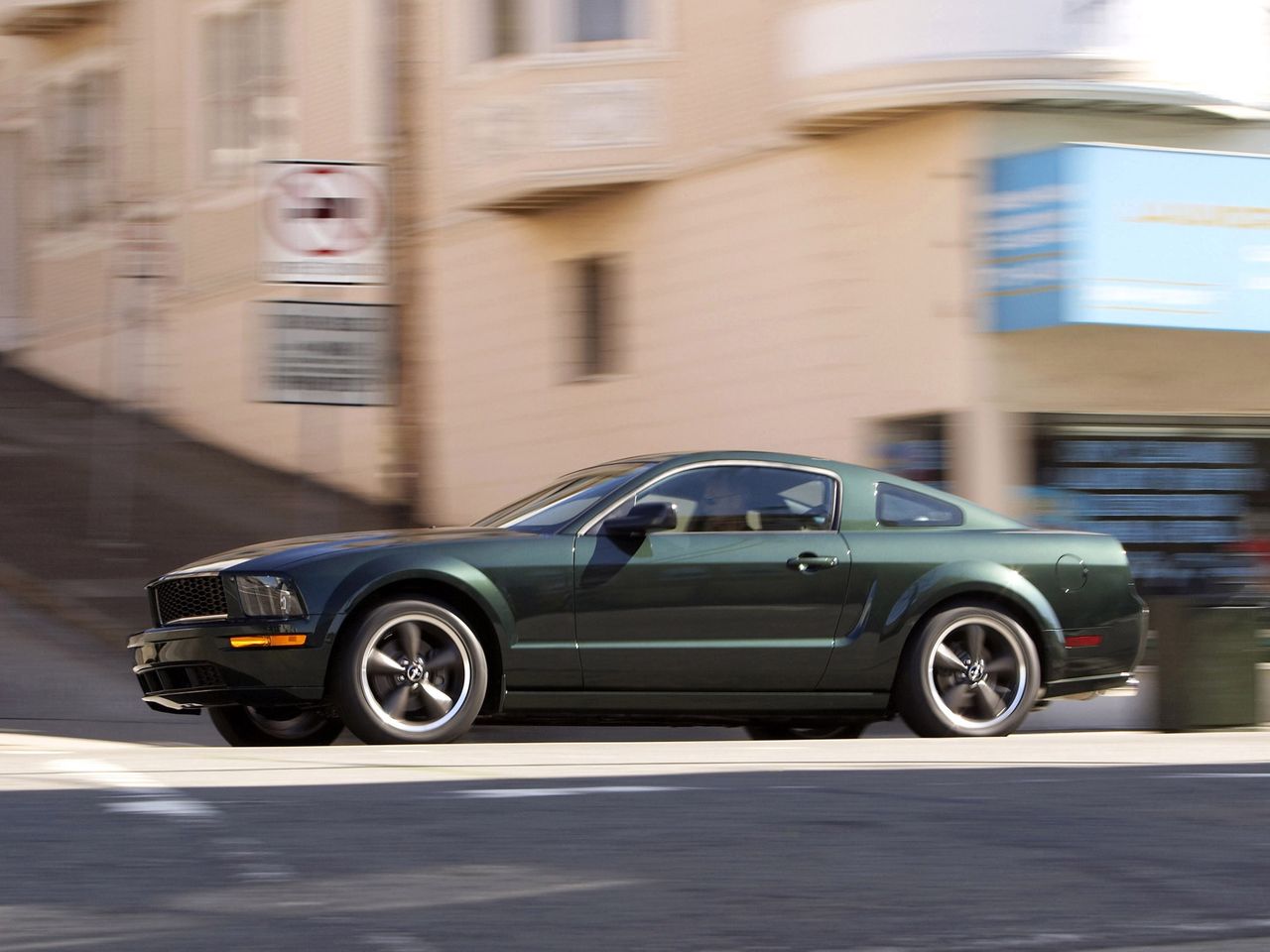 Ford Mustang Bullitt, Boss czy Laguna Seca to wersje specjalne, ale nie Shelby. Takie mogą kosztować wielokrotnie więcej niż standardowe modele GT