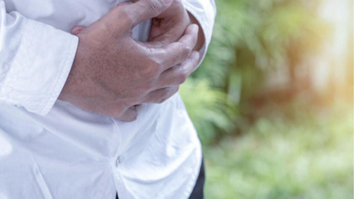 Te objawy w nodze mogą sygnalizować nieodwracalne stłuszczenie wątroby. Nie lekceważ ich