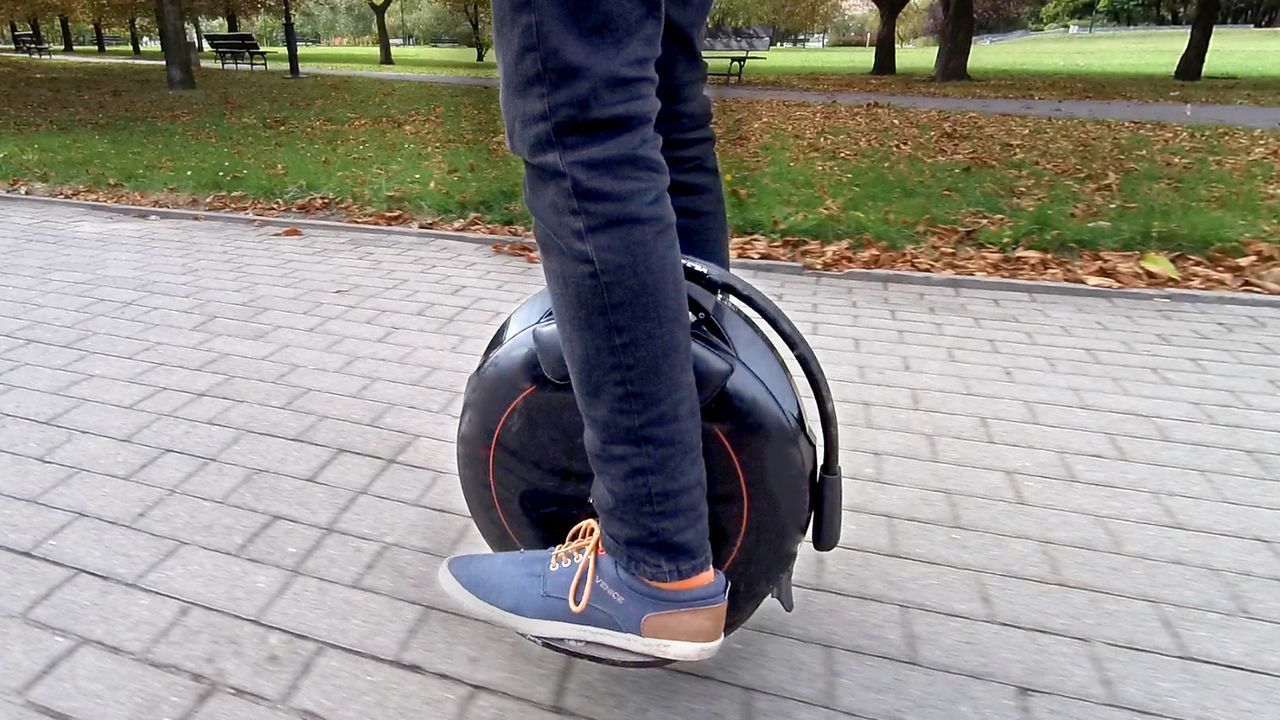 Testujemy żyrocykl - oto następca Segwaya i przyszłość miejskiego transportu