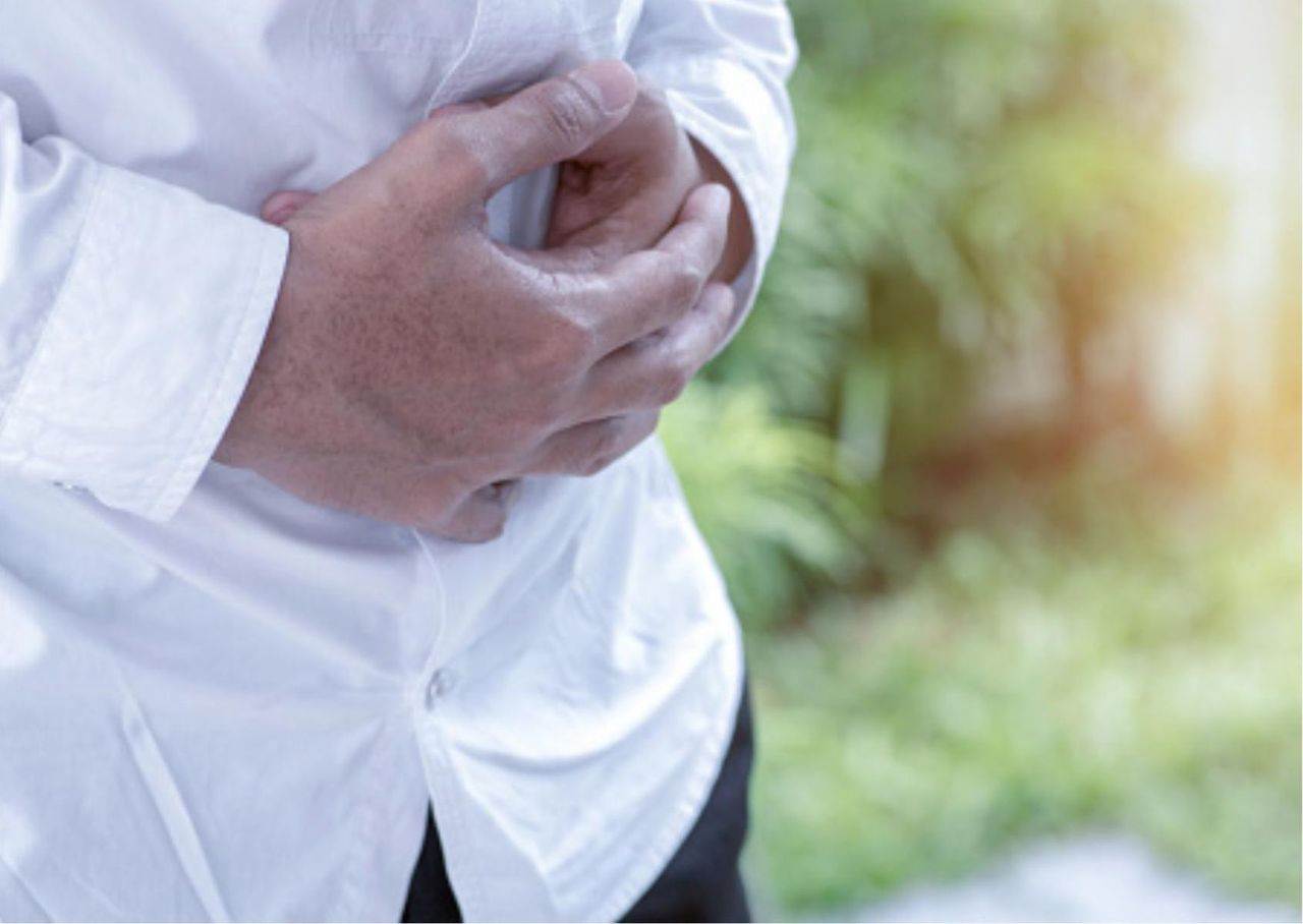 Te objawy mogą sygnalizować nieodwracalne stłuszczenie wątroby. Nie lekceważ ich