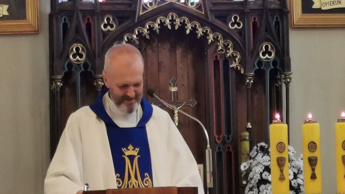 Ksiądz Jarosław Lipniak będzie chodził po kolędzie na wiosnę.
