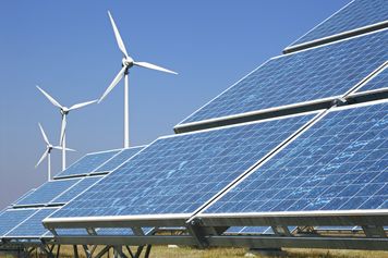 "Niezwykły progres". Wydadzą 683 mld euro na energię odnawialną