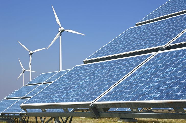 "Niezwykły progres". Wydadzą 683 mld euro na energię odnawialną