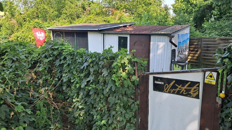 Bród przy nieruchomości miejskiej? - ulica Św. Antoniego 37