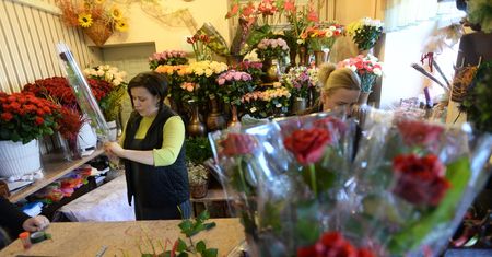 Zarobią 240 złotych za godzinę. Płacowe żniwa w kilku zawodach