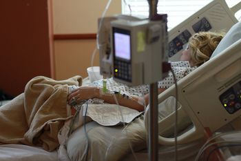 Dramat po katastrofie polskiego autokaru na Węgrzech. Lekarze walczą o życie pięciu osób