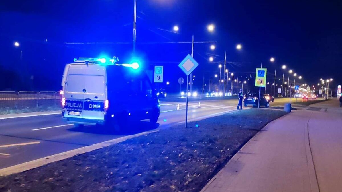 Potrącenie kobiety na przejściu dla pieszych na ul. Jana Pawła II
