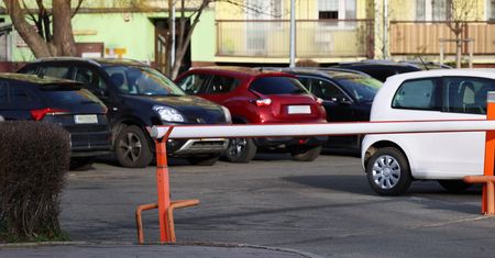 Parking przy sanatorium droższy niż leczenie. Ceny zwalają z nóg
