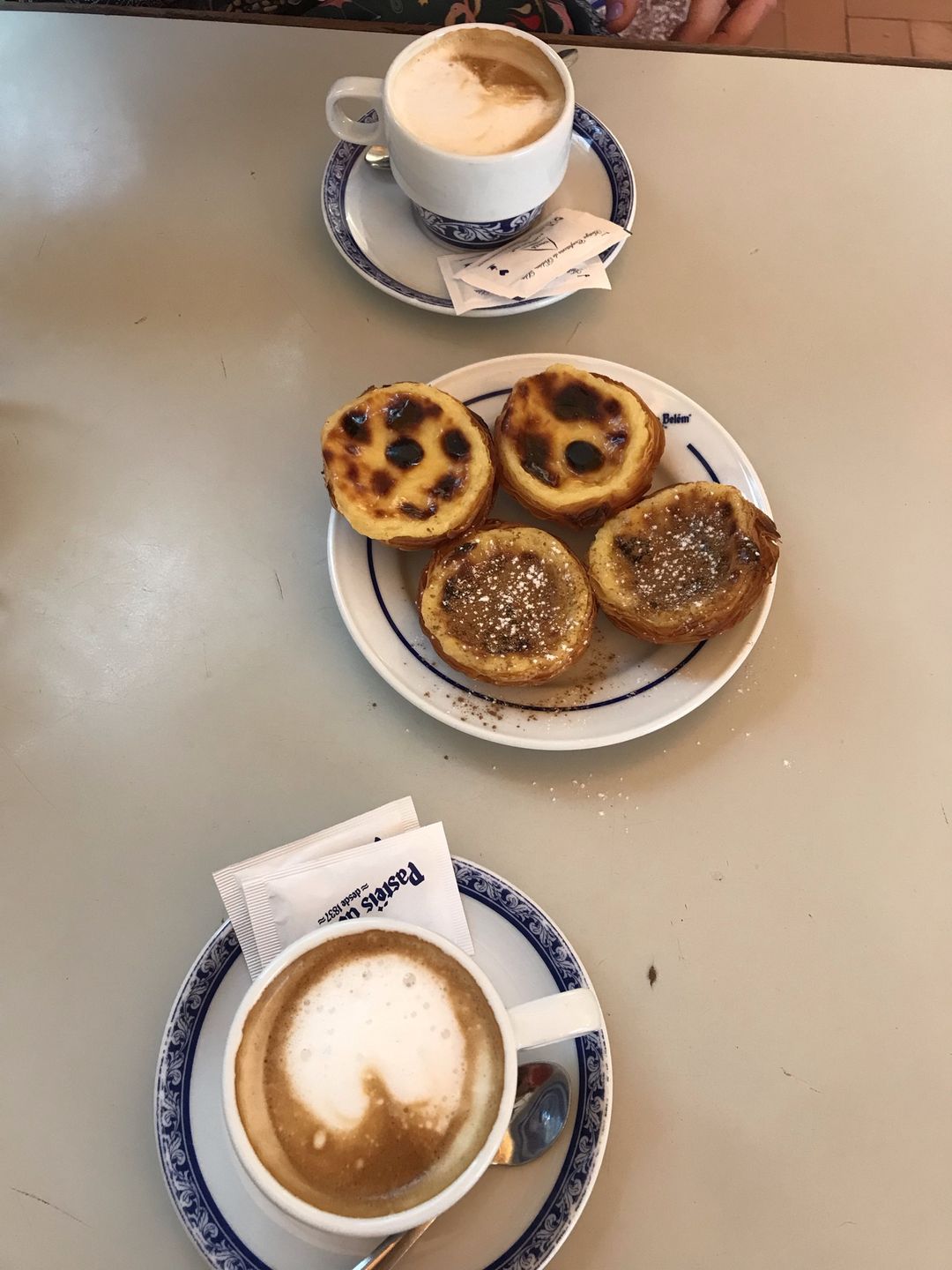Pasteis de Belem to obowiązkowy przysmak każdego, kto chce poznać smak Lizbony