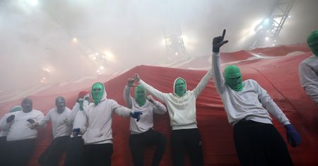Kibice Legii protestowali przeciwko nowemu trenerowi. Wymowny transparent na trybunach