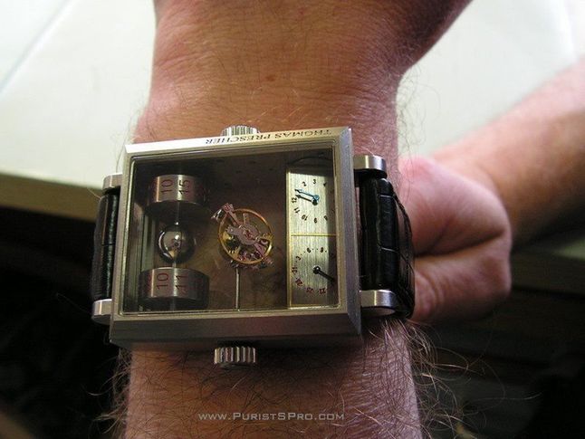 Niesamowity zegarek z mechanizmem tourbillon