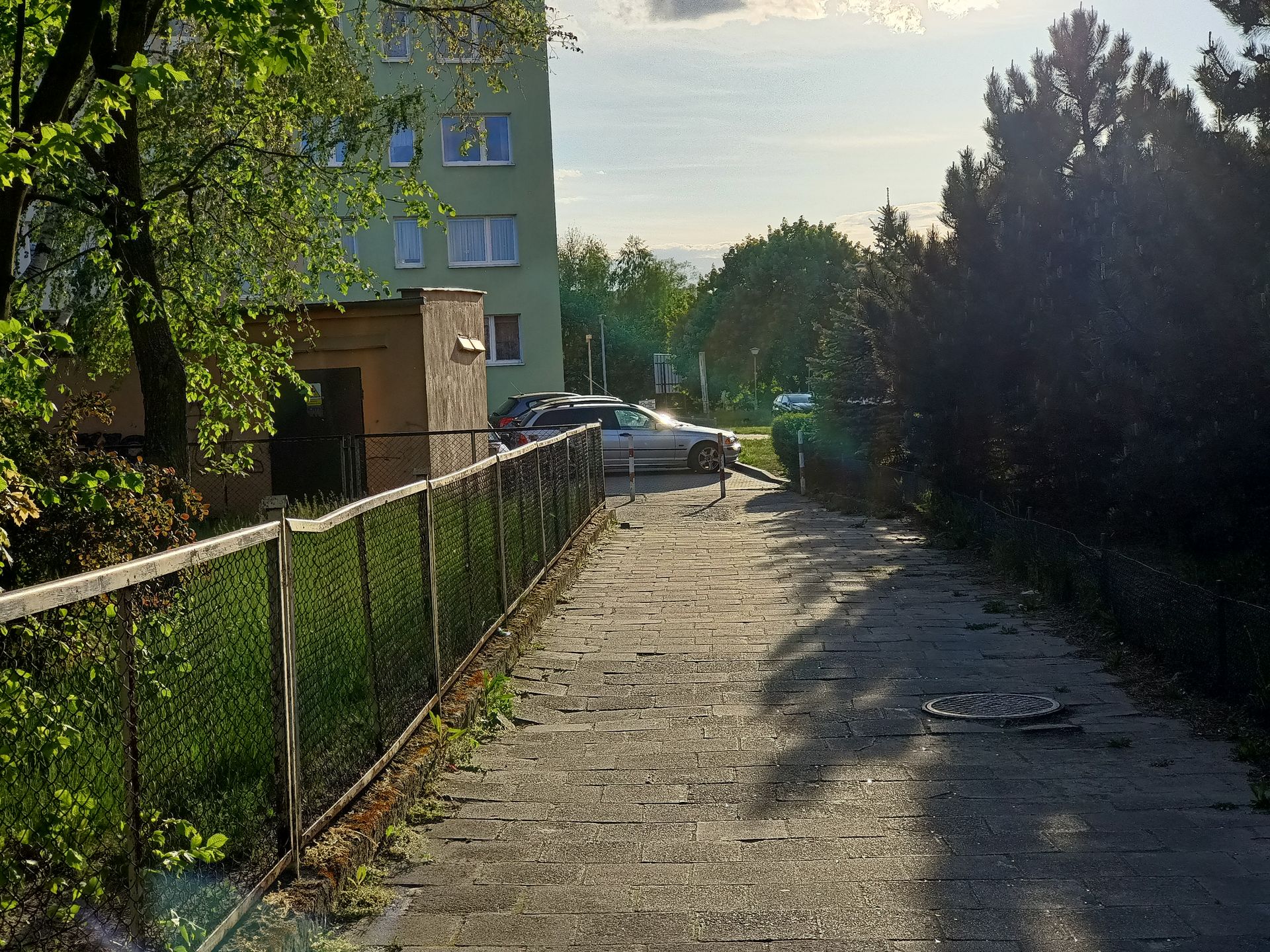 Taniej, ale i bardziej nijako. Test OPPO Reno 3 20
