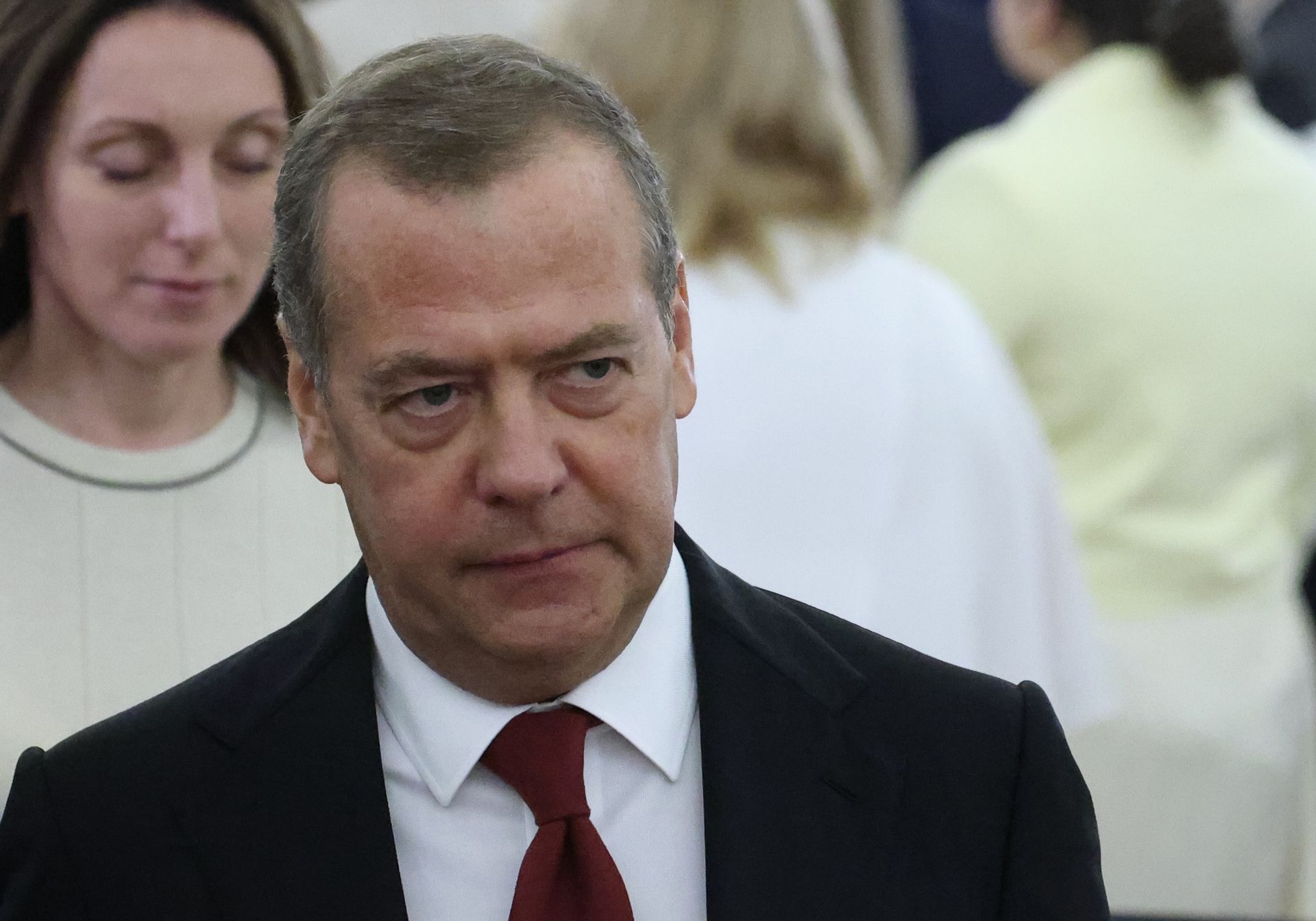 Miedwiediew straszy Polskę. Chce odebrać Belweder